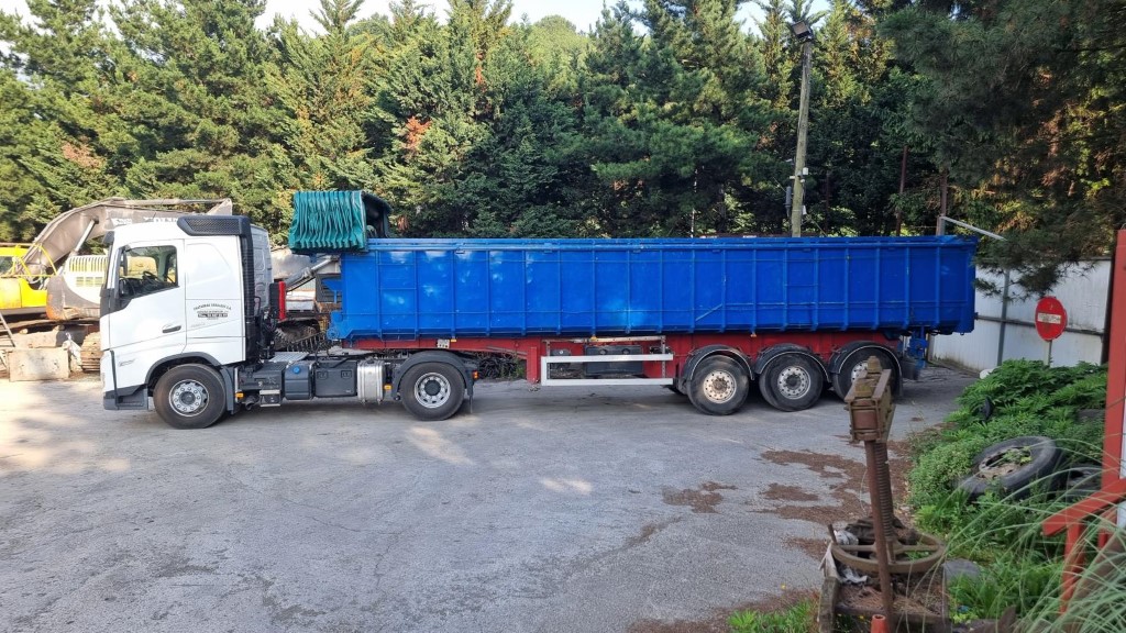 VOLVO TRAILER TOLDO